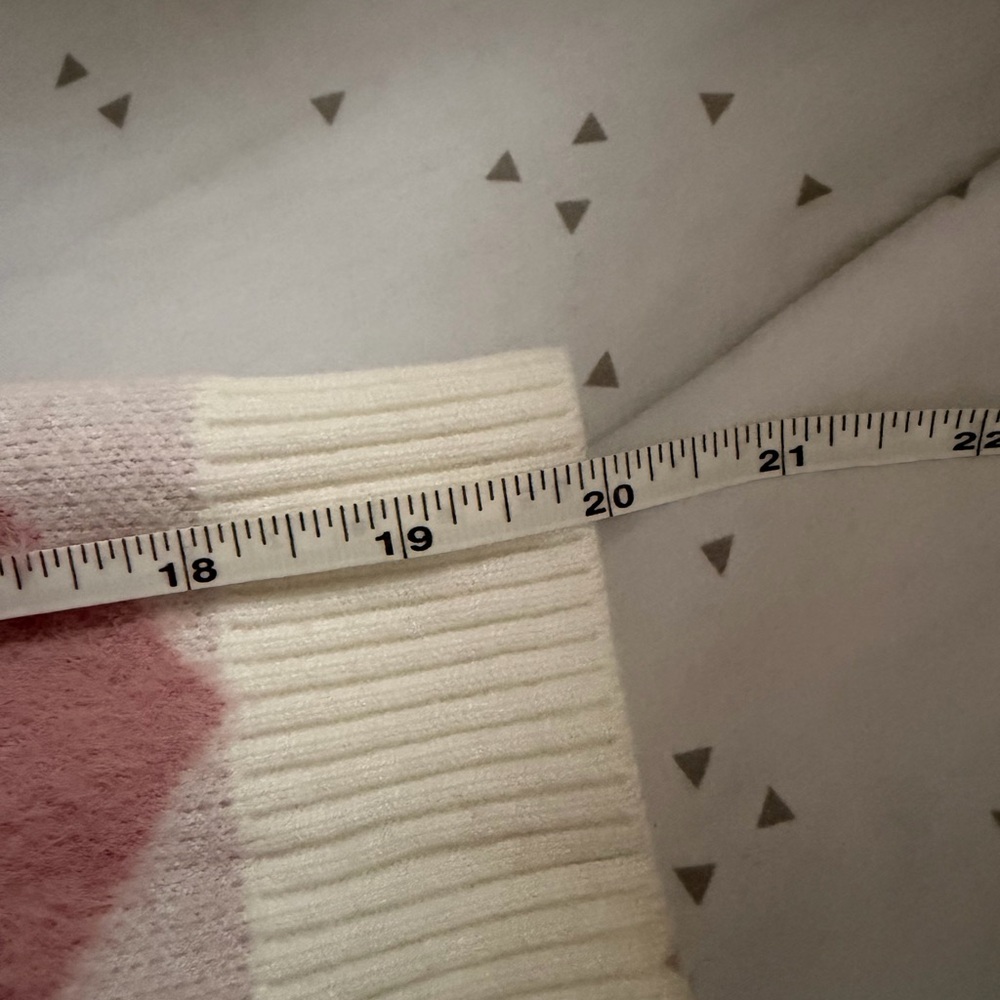 Pink Heart Patterned Sweater - Picture 6 of 8